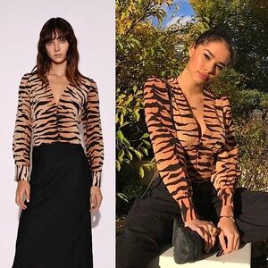 REALISATION‎ PAR Silk Tiger Stripe Puff Long Sleeve V-Neck Button Front Top S
